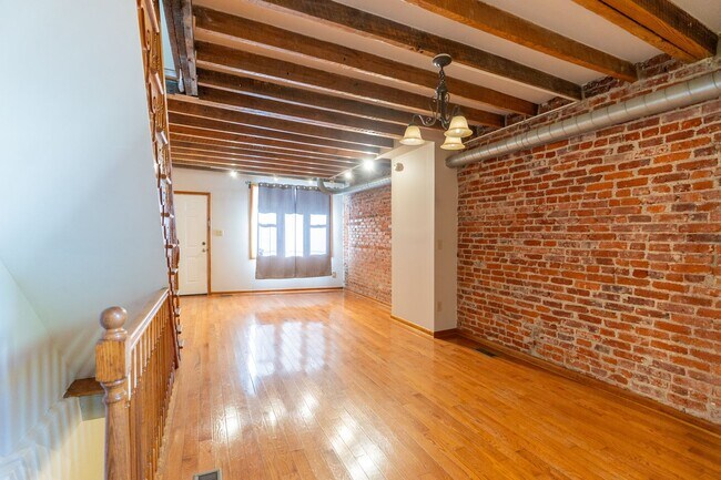 Building Photo - 2820 S Smedley St