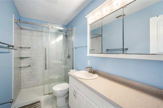 Building Photo - 3909 W Iowa Ave