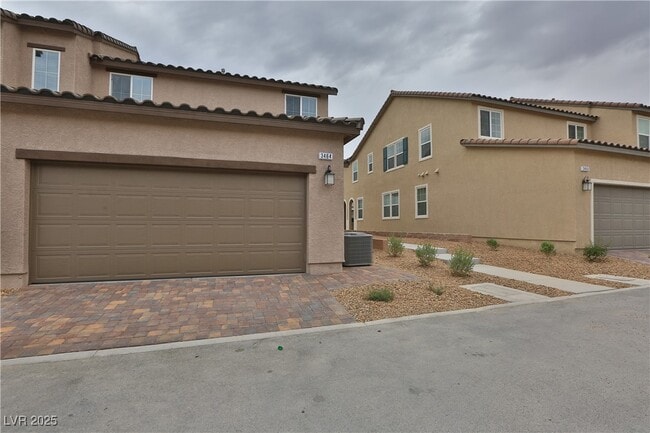 Building Photo - 3464 Covilha Ln