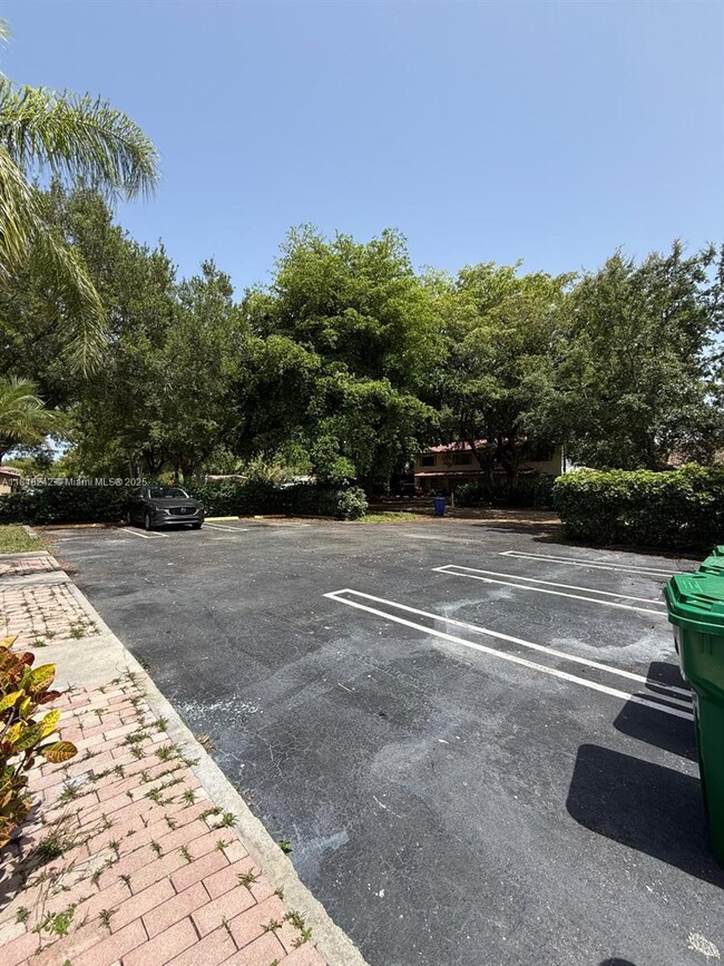 Building Photo - 10875 NW 45th St