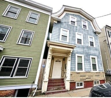 Building Photo - 212 W Seventh St