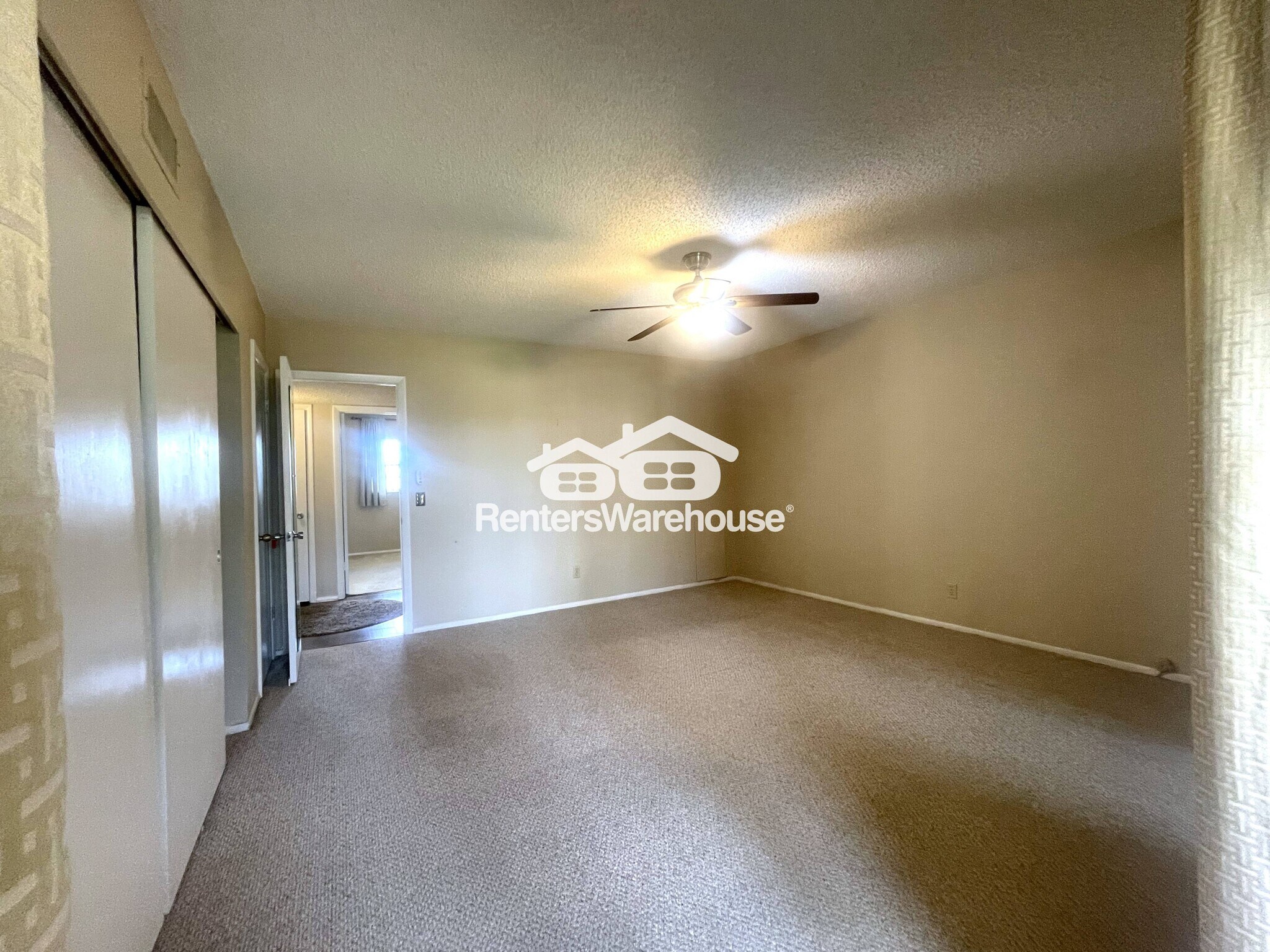 Building Photo - 2402 Ecuadorian Way