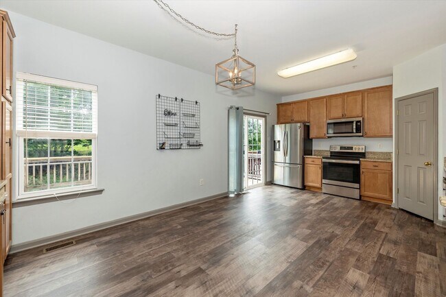 Building Photo - Twin Arch Crossing Rental