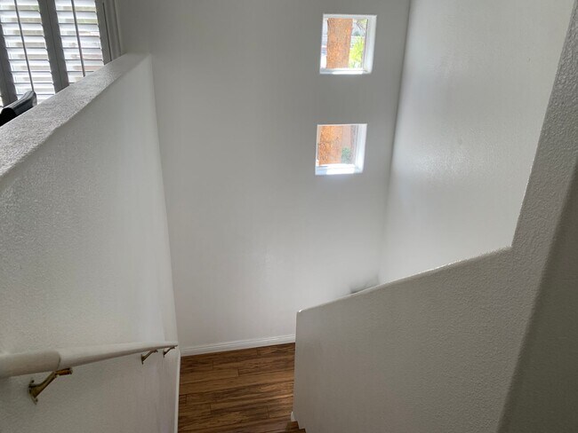 Building Photo - Lovely furnished Green Valley condo in Res...