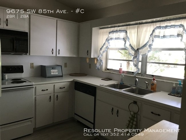 Building Photo - Fully Furnished 2/2 in On Top of the World