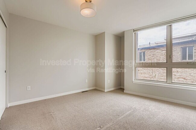 Building Photo - 2625 W 25th Ave