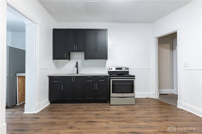 Building Photo - 558 Wyoming St