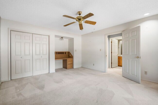 Building Photo - 30 Kensington Dr