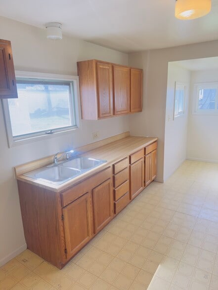 Building Photo - 440 Orena Ave