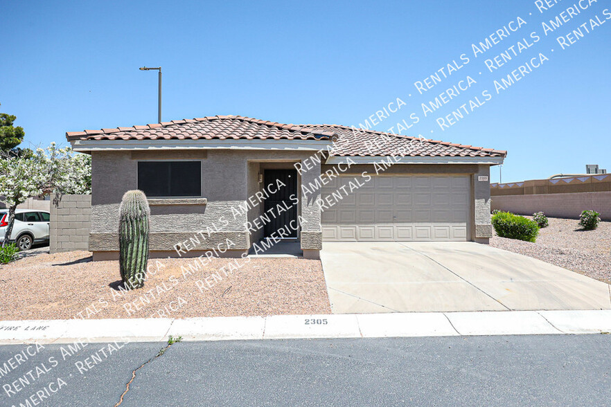 Primary Photo - 2305 E Spruce Dr