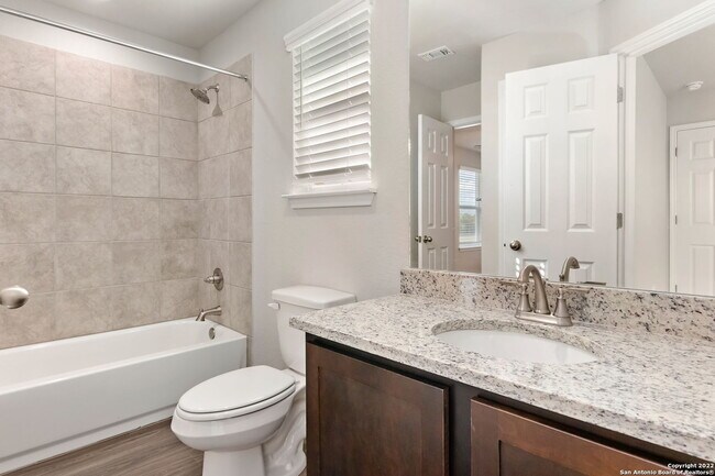 Building Photo - 644 Heathers Wy