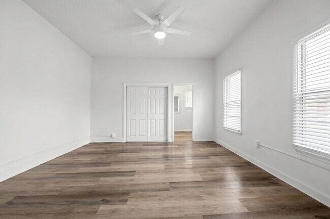 Building Photo - 751 Normandie Ave