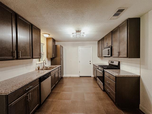Building Photo - 6600 Lakeside Dr
