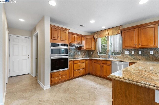 Building Photo - 3 Cerruti Ct