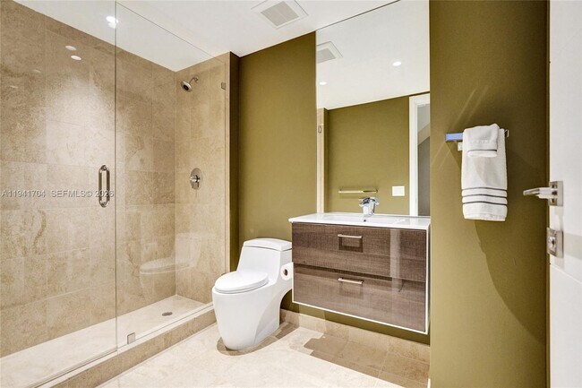 Building Photo - 1800 S Ocean Dr