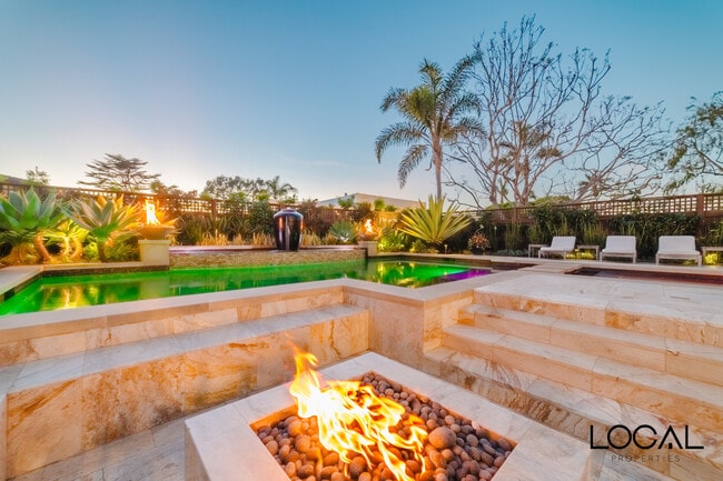 Building Photo - 801 N Rios Ave