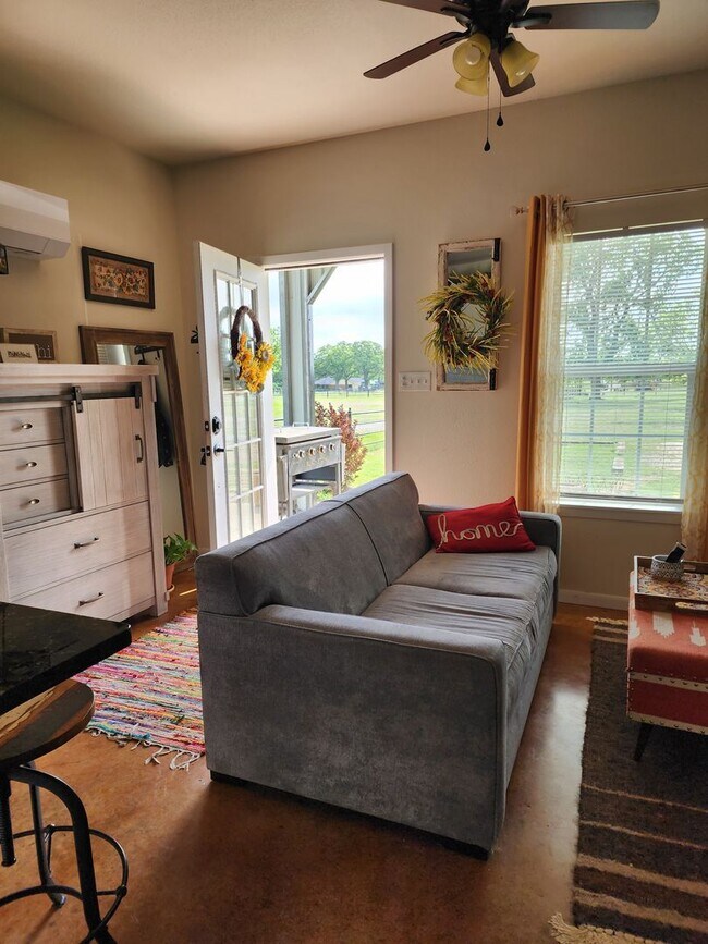 Building Photo - Affordable & Charming 1 bed and 1 bath includes, trash, water and  lawn care!