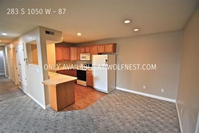 Building Photo - Fantastic 3 Bed Provo Condo! No Deposit Op...