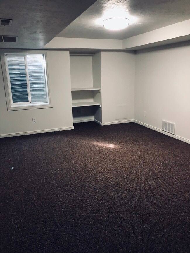 Family room/Recreation room downstairs - 1147 E Garfield Ave