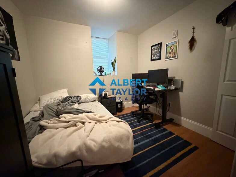 Bedroom #5 - 29 Darling St