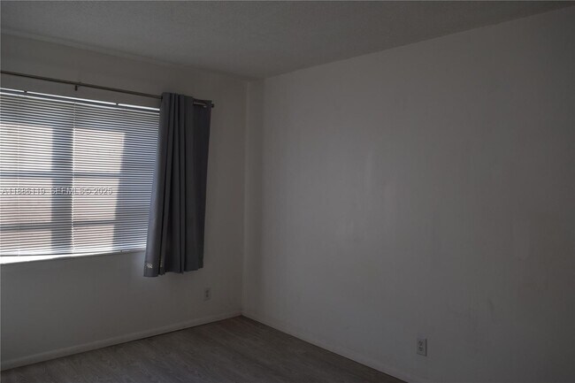 Building Photo - 2901 NW 47th Terrace