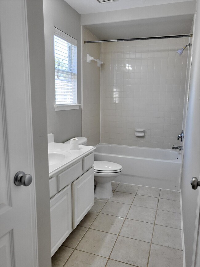 Building Photo - 7415 Hollister Ridge