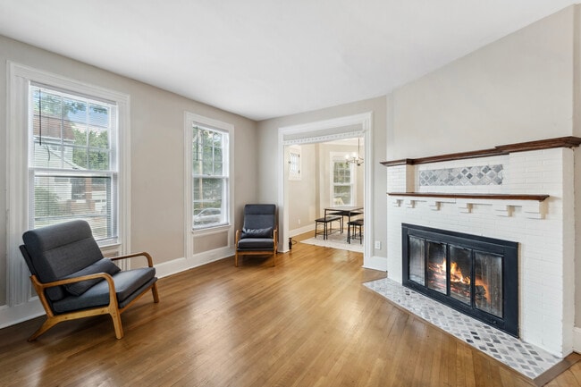 Building Photo - 95 Leroy St