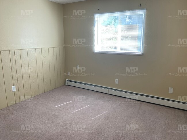 Building Photo - 1782 N Overland Trail