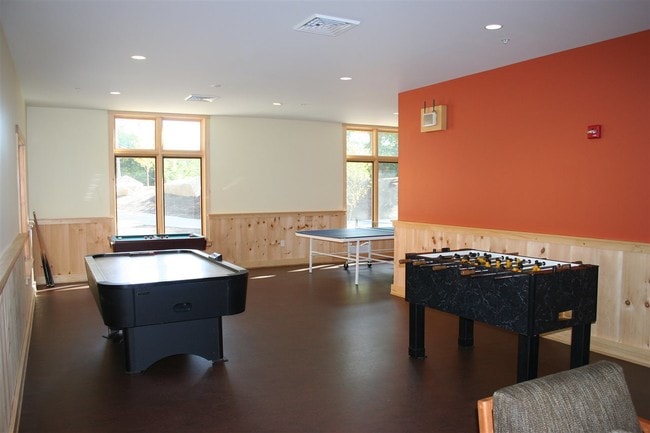 Building Photo - 42 Pleasant Dr