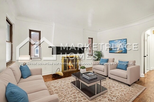 Building Photo - 15866 Mansfield St