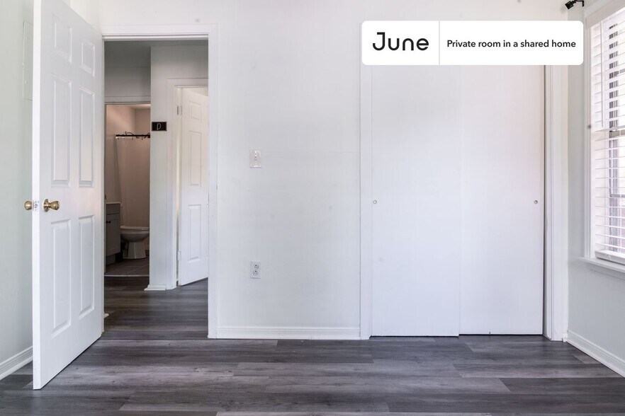Building Photo - Private bedroom in 4 bed/1 bath Home