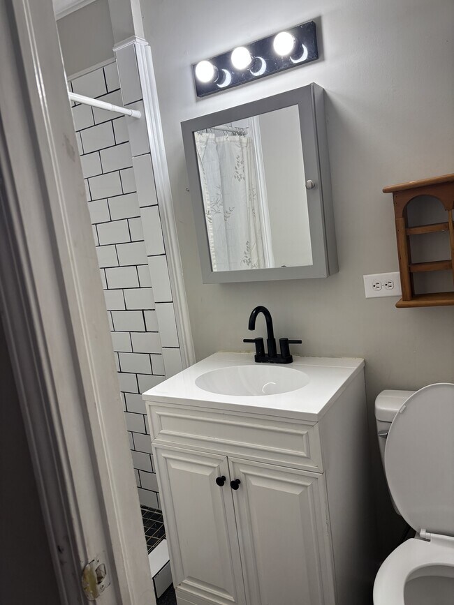 Building Photo - 1139 Pine Top Rd