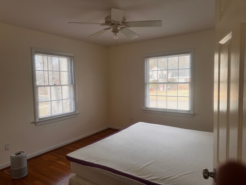 Building Photo - 8409 Freestone Ave