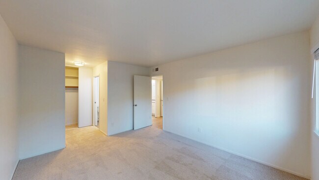 Building Photo - 410 Alameda del Prado