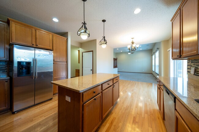 Building Photo - 16549 Dodd Ln