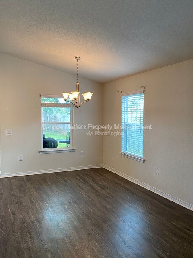 Building Photo - 5582 Peach Dr