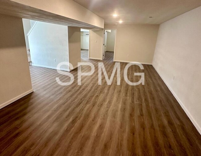 Building Photo - 612 Landfair Dr