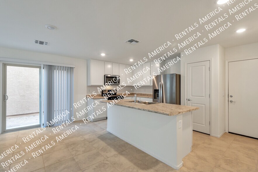 Building Photo - 1071 E Descent St