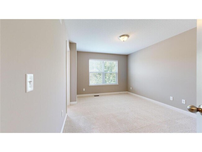 Building Photo - 5585 Orchard Cove