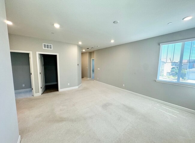 Building Photo - Beautiful home in Springlake!!