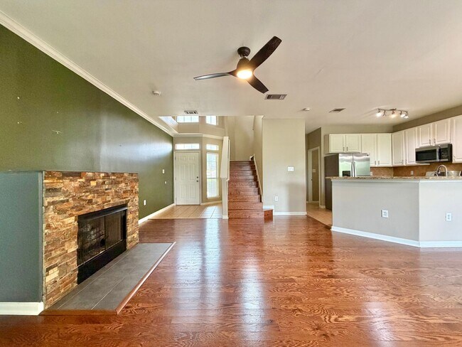 Building Photo - 3300 Forest Creek Dr