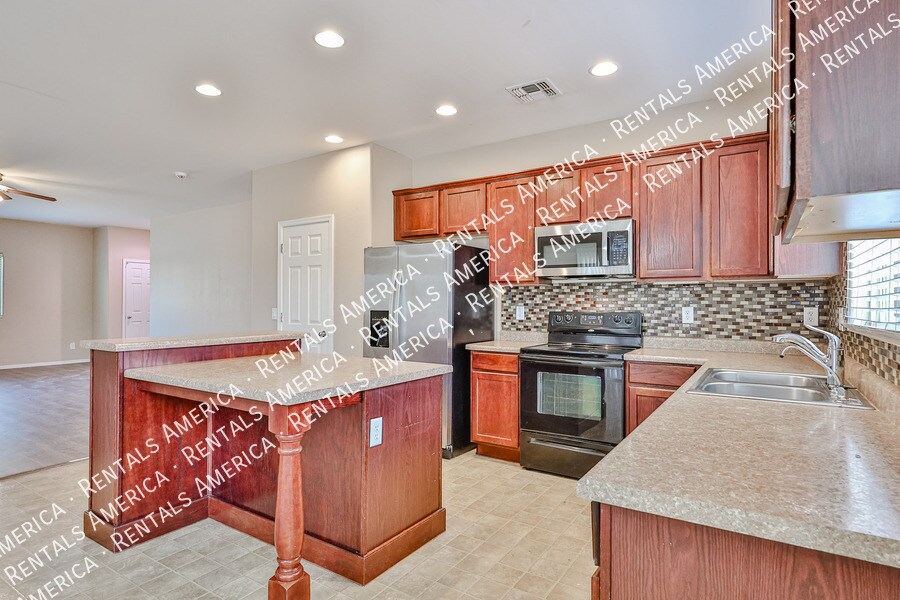 Building Photo - 3416 W la Mirada Dr