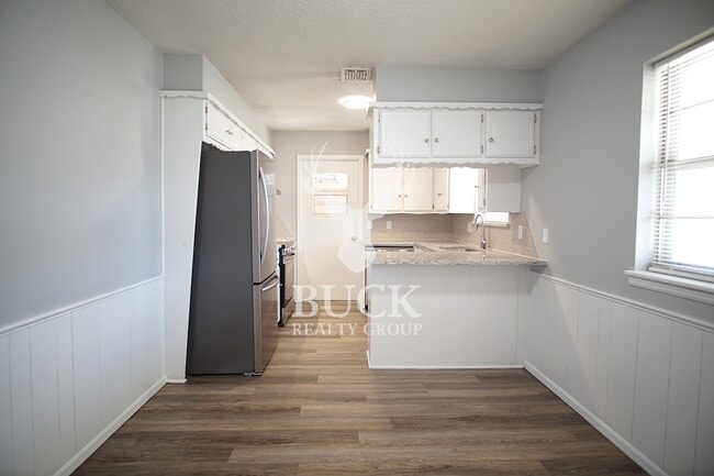 Building Photo - 505 Turtle Creek Dr