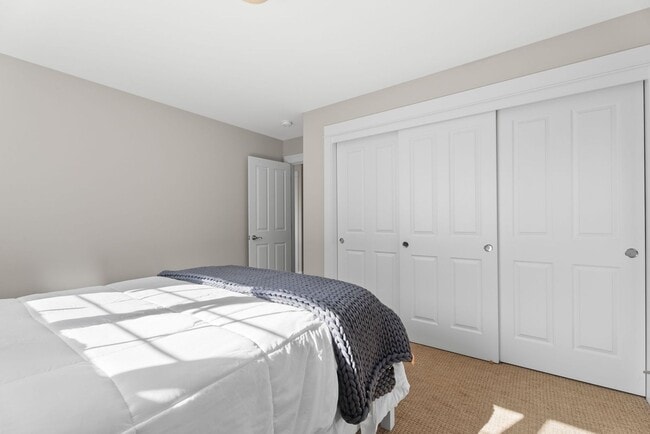 Building Photo - **Spacious 4-Bedroom Craftsman Home on Awb...