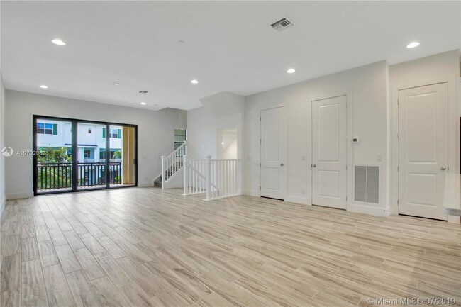 Building Photo - 5651 Hood Rd