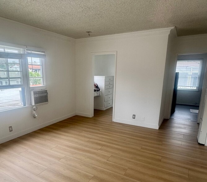 Building Photo - 530 S Orlando Ave
