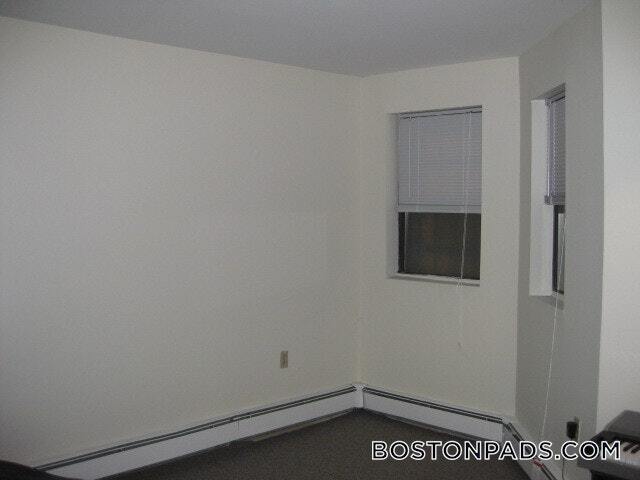 Building Photo - 833 Beacon St