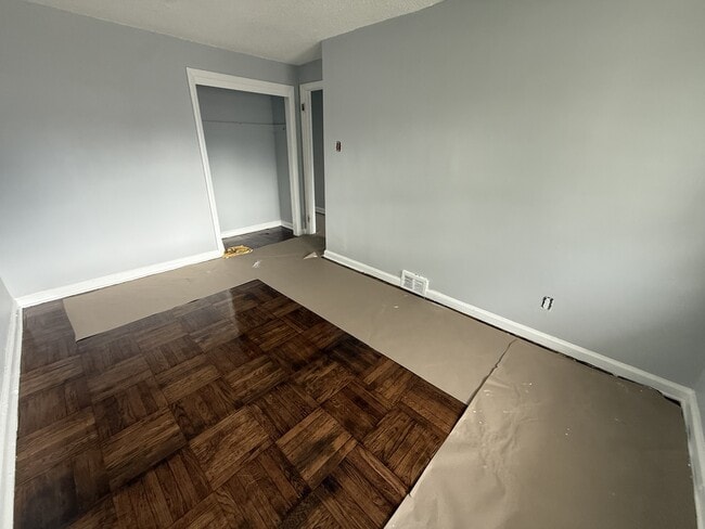 Building Photo - 906 Alcyon Dr