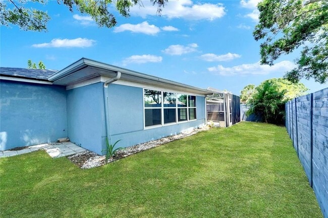 Building Photo - 2552 Bramblewood Dr W