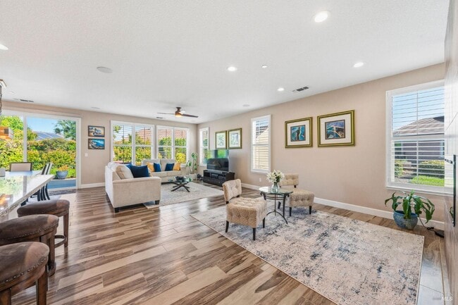 Building Photo - 295 Marks Rd